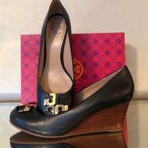 FINAL CALL: 1 DAY Tory Burch Leather Lowell New Logo Wedge Pumps, Black & Gold-